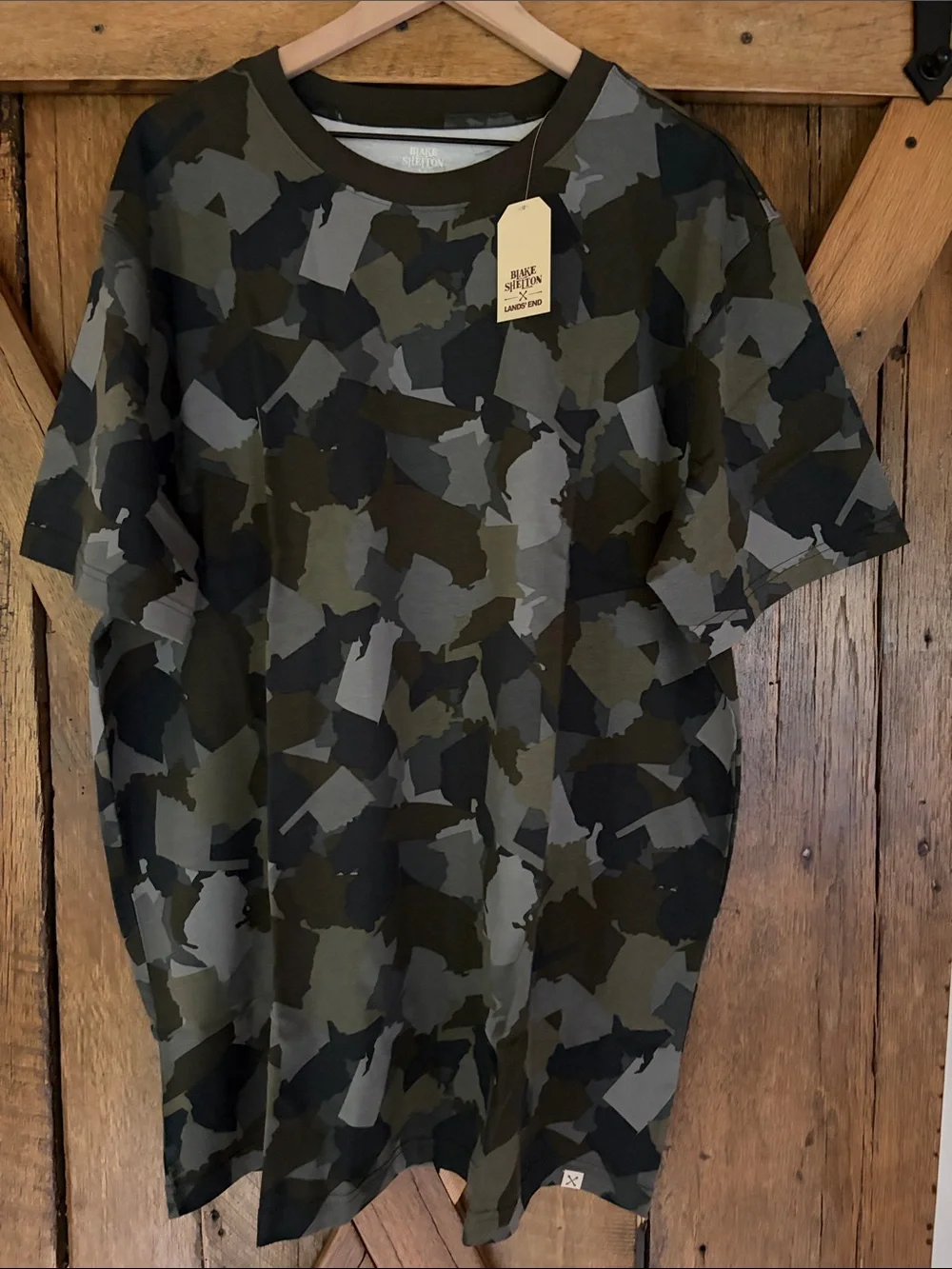 NWT Lands' End Men’s 2XL/T Blake Shelton Vintage Green Camouflage T-Shirt.
